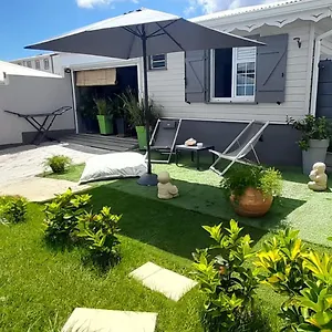Ti Garden Et Son Jacuzzi Privé à Ste Luce Hébergement de vacances Les Coteaux